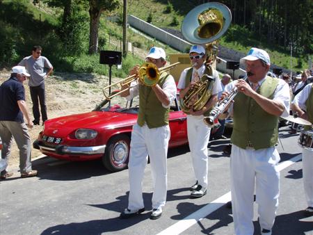 La fanfare se dirigeant vers l'apéritif.